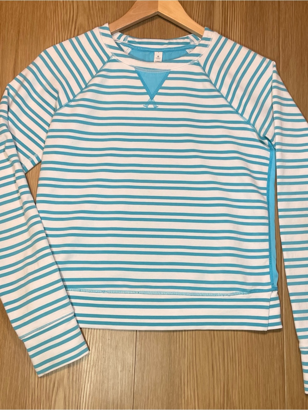 Lululemon Striped Long Sleeve Pullover Sweatshirt Blue White Size 4 Athletic Top